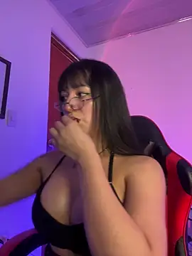 lilitth777 online show from April 10, 2026, 7:18 pm