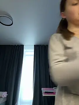 Babyy Lynaa online show from October 19, 2025, 10:49 am