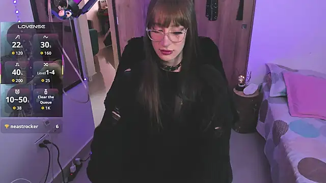 Snapshot of starrraura chatting on December 22, 2025, 7:11 pm starrraura online show from December 22, 2025, 7:11 pm