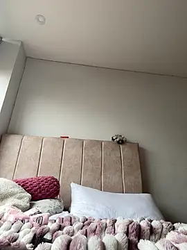 Victoria alson online show from December 19, 2025, 1:51 pm