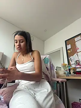 Snapshot of Victoria_alson chatting on July 5, 2026, 4:25 pm Victoria alson online show from July 5, 2026, 4:25 pm