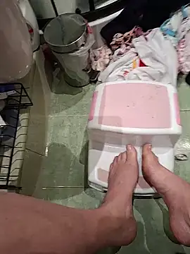 Snapshot of RimMasterAndYourJuice chatting on October 27, 2025, 7:40 pm RimMasterAndYourJuice online show from October 27, 2025, 7:40 pm