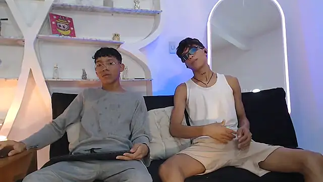 BEAUTY BOYS1 online show from September 20, 2025, 7:09 am