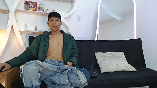 BEAUTY BOYS1 online show from September 26, 2025, 7:12 am