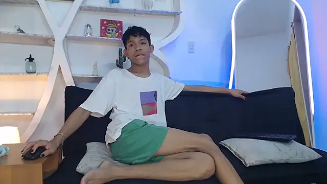 BEAUTY BOYS1 online show from October 8, 2025, 11:46 pm