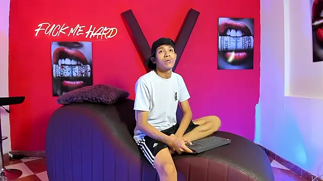 BEAUTY BOYS1 online show from March 9, 2026, 7:07 pm