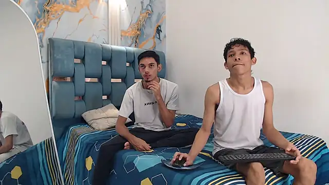 BEAUTY BOYS1 online show from April 1, 2026, 1:34 pm