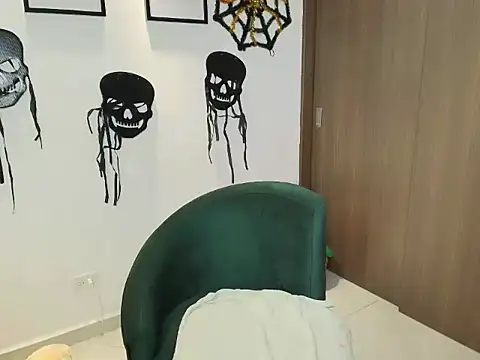 scarletevil online show from October 30, 2025, 6:15 am