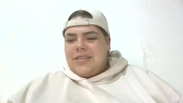 Snapshot of Hailey_Curvy chatting on October 18, 2025, 8:42 pm Hailey Curvy online show from October 18, 2025, 8:42 pm