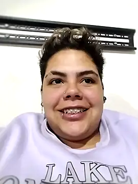 Snapshot of Hailey_Curvy chatting on October 24, 2025, 1:35 am Hailey Curvy online show from October 24, 2025, 1:35 am