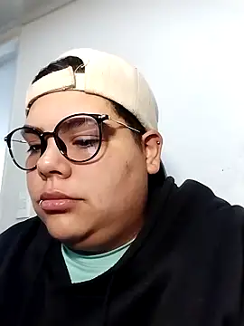 Snapshot of Hailey_Curvy chatting on November 1, 2025, 8:22 pm Hailey Curvy online show from November 1, 2025, 8:22 pm