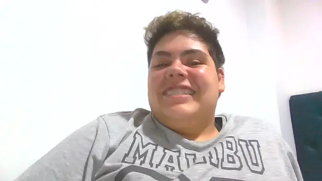 Snapshot of Hailey_Curvy chatting on November 5, 2025, 1:49 am Hailey Curvy online show from November 5, 2025, 1:49 am