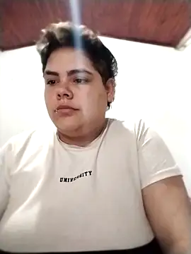 Snapshot of Hailey_Curvy chatting on November 5, 2025, 10:43 pm Hailey Curvy online show from November 5, 2025, 10:43 pm