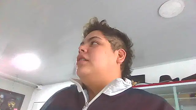 Snapshot of Hailey_Curvy chatting on November 9, 2025, 11:08 am Hailey Curvy online show from November 9, 2025, 11:08 am