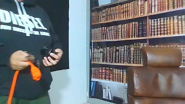 Snapshot of Hailey_Curvy chatting on November 10, 2025, 12:26 pm Hailey Curvy online show from November 10, 2025, 12:26 pm