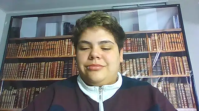 Snapshot of Hailey_Curvy chatting on November 27, 2025, 9:22 am Hailey Curvy online show from November 27, 2025, 9:22 am