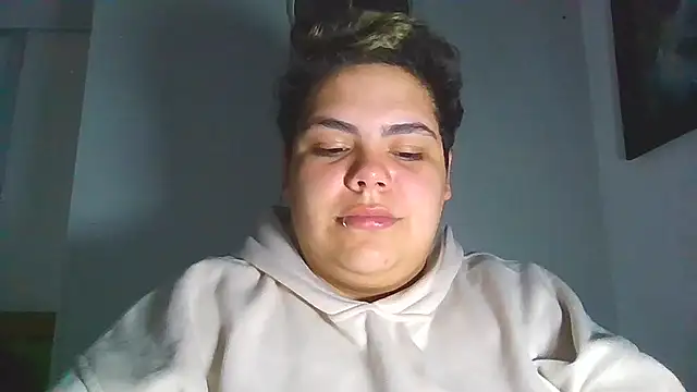 Snapshot of Hailey_Curvy chatting on November 28, 2025, 9:12 am Hailey Curvy online show from November 28, 2025, 9:12 am