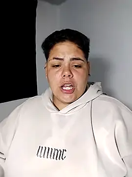 Snapshot of Hailey_Curvy chatting on February 6, 2026, 5:01 am Hailey Curvy online show from February 6, 2026, 5:01 am