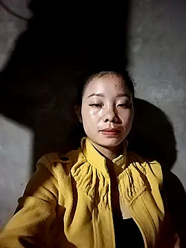 milo123-xx online show from October 8, 2025, 4:37 pm