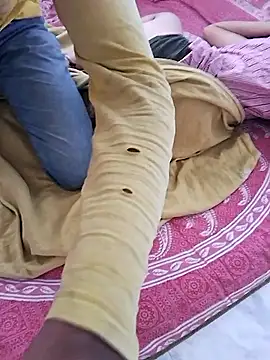 Snapshot of Hottestttu chatting on November 13, 2025, 7:29 am Hottestttu online show from November 13, 2025, 7:29 am