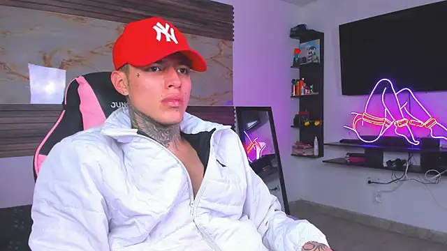 Snapshot of conor_2004 chatting on October 23, 2025, 11:24 pm conor 2004 online show from October 23, 2025, 11:24 pm