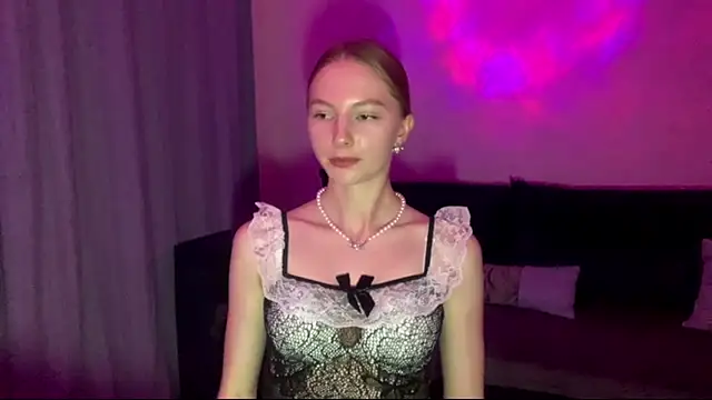 BrightAnnie online show from September 9, 2025, 6:29 pm