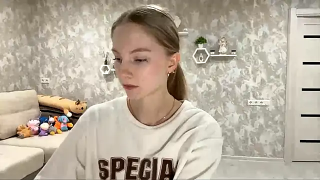 BrightAnnie online show from October 8, 2025, 3:09 pm