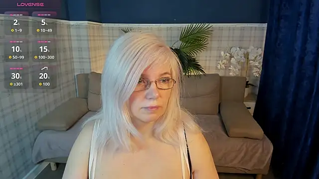 Hella Fabel online show from December 22, 2025, 1:13 am