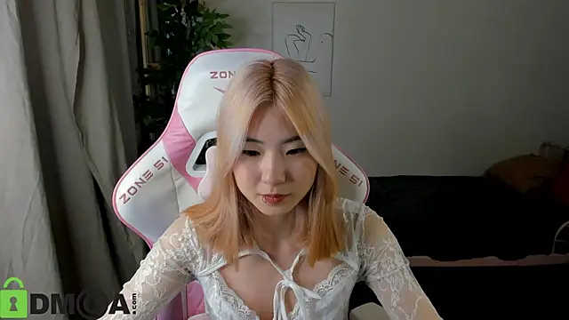 Snapshot of Aisi_18 chatting on October 22, 2025, 6:46 am Aisi 18 online show from October 22, 2025, 6:46 am