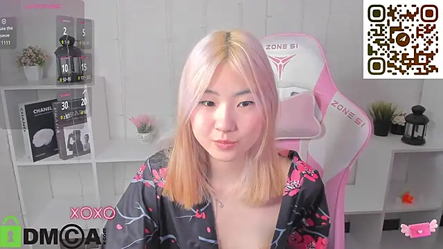 Snapshot of Aisi_18 chatting on December 3, 2025, 12:51 am Aisi 18 online show from December 3, 2025, 12:51 am