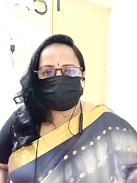 Snapshot of Ananya_flower chatting on October 18, 2025, 5:25 pm Ananya flower online show from October 18, 2025, 5:25 pm