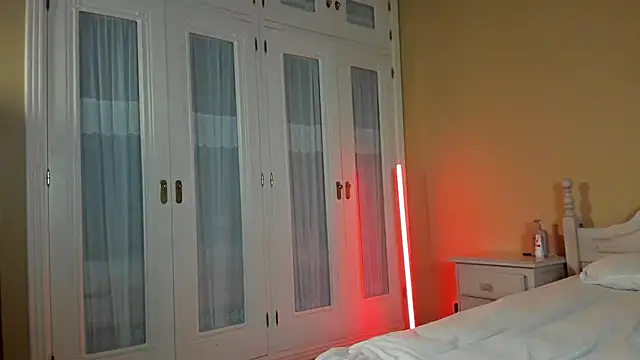 suzysuza online show from September 25, 2025, 3:16 pm