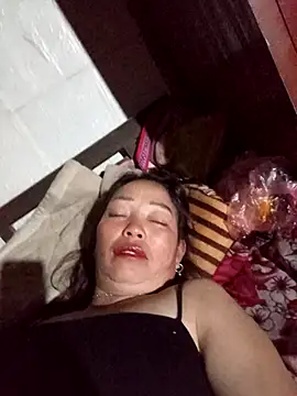 Snapshot of _Helala_ chatting on October 22, 2025, 5:45 pm Helala online show from October 22, 2025, 5:45 pm