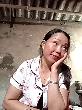 Snapshot of _Helala_ chatting on October 26, 2025, 11:27 am Helala online show from October 26, 2025, 11:27 am