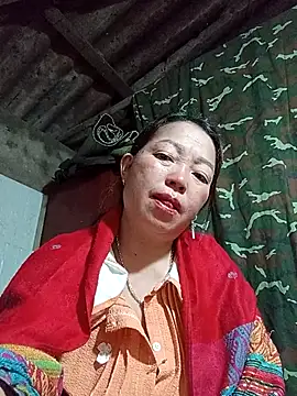 Snapshot of _Helala_ chatting on October 29, 2025, 10:11 pm Helala online show from October 29, 2025, 10:11 pm