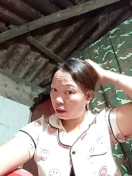 Snapshot of _Helala_ chatting on October 31, 2025, 11:39 pm Helala online show from October 31, 2025, 11:39 pm