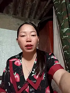 Snapshot of _Helala_ chatting on November 1, 2025, 11:45 am Helala online show from November 1, 2025, 11:45 am