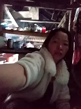 Snapshot of _Helala_ chatting on November 3, 2025, 12:13 am Helala online show from November 3, 2025, 12:13 am