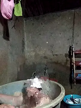 Snapshot of _Helala_ chatting on November 6, 2025, 3:46 pm Helala online show from November 6, 2025, 3:46 pm