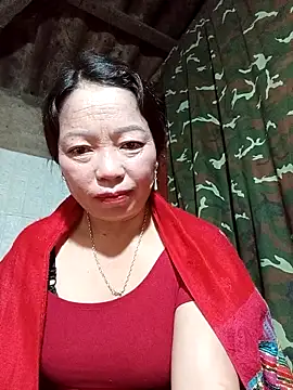 Snapshot of _Helala_ chatting on November 12, 2025, 9:25 pm Helala online show from November 12, 2025, 9:25 pm