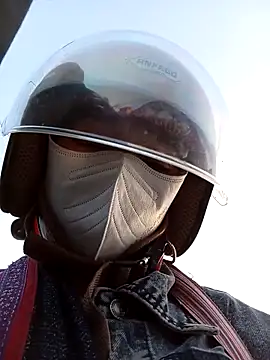 Snapshot of _Helala_ chatting on November 22, 2025, 11:48 pm Helala online show from November 22, 2025, 11:48 pm