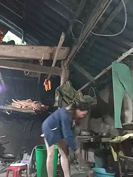 Snapshot of _Helala_ chatting on November 24, 2025, 12:10 am Helala online show from November 24, 2025, 12:10 am