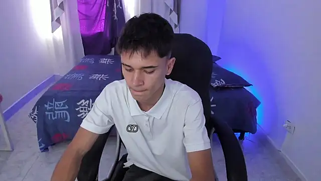 Aron Boyy online show from October 27, 2025, 8:24 pm