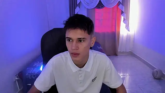 Aron Boyy online show from November 15, 2025, 7:43 pm