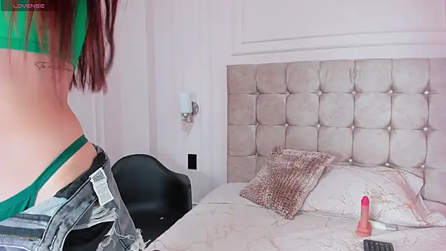 DulceEstrella  online show from September 28, 2025, 4:29 am