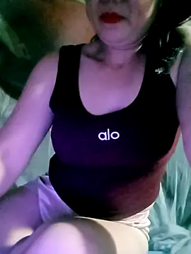 Surrilove online show from February 5, 2026, 4:33 pm