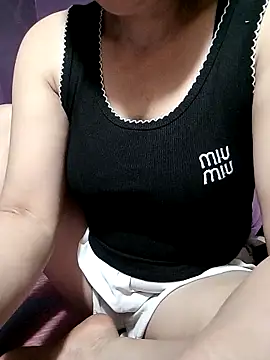 Surrilove online show from April 4, 2026, 5:10 pm