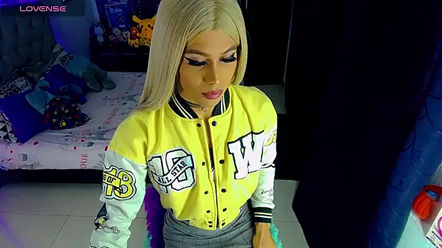 Snapshot of Anne_Zulb chatting on November 14, 2025, 3:38 am Anne Zulb online show from November 14, 2025, 3:38 am