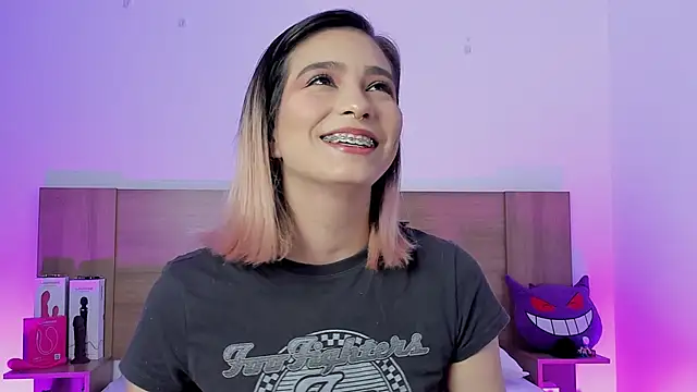 Akatsumi  online show from November 8, 2025, 9:13 pm