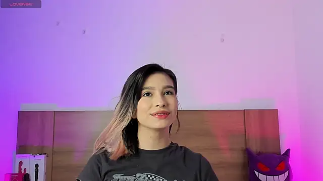 Akatsumi  online show from December 3, 2025, 9:13 pm